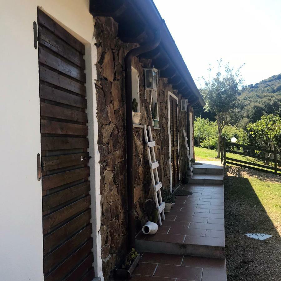 B&B La Tasgia Aggius Екстер'єр фото
